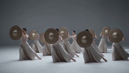 ！！！252 应子妮 《厚土归静》原创舞蹈MV.MOV_snapshot_00.03_[2026.07.08_10.33.36]